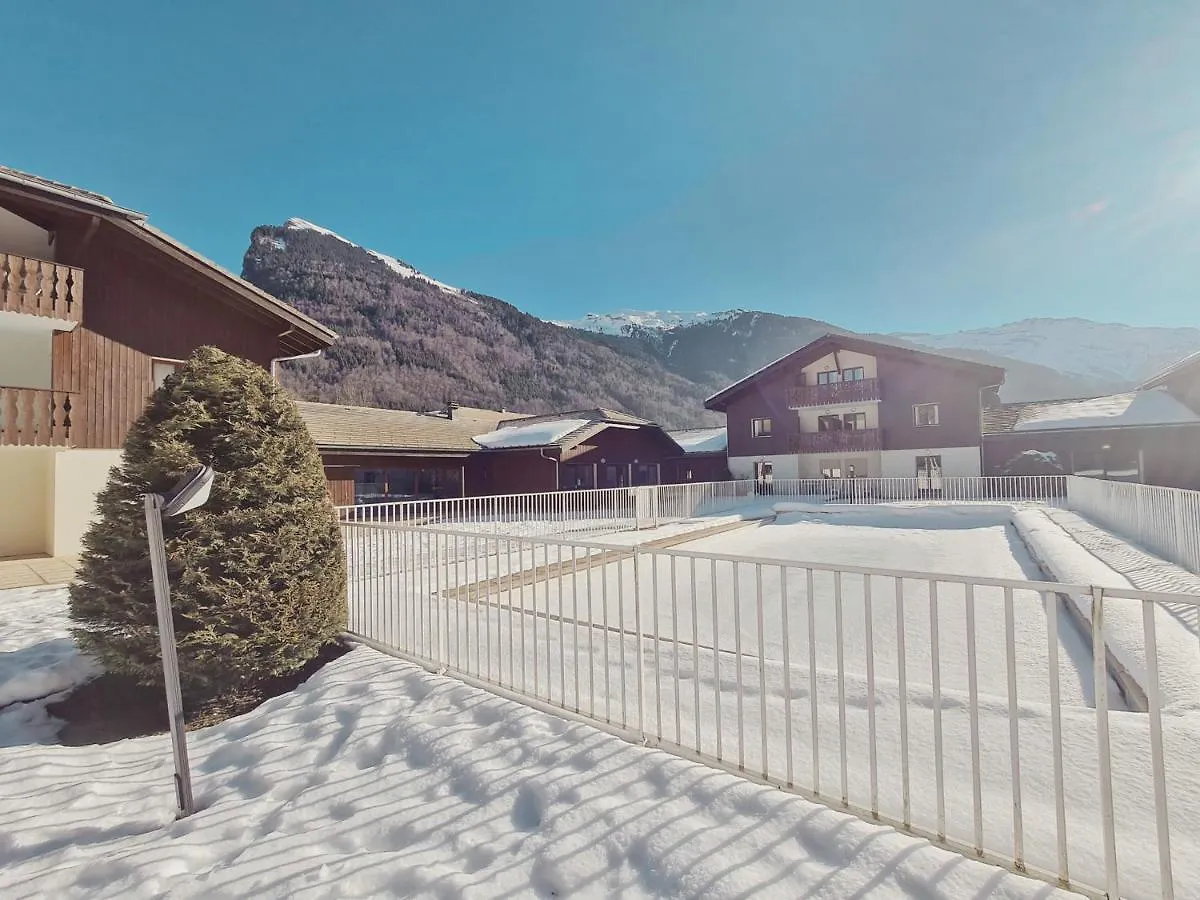 Appartement Lumineux Avec Piscines, Terrasse Et Parking A Samoens - Fr-1-624-125