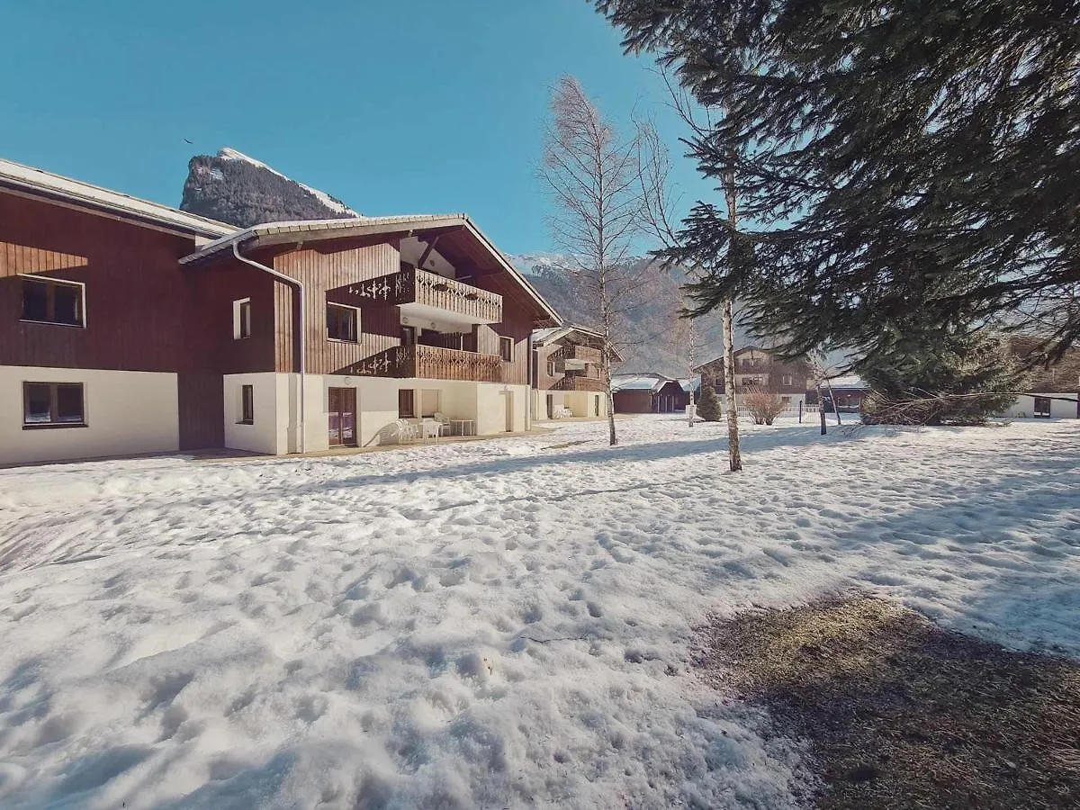 Apartment Appartement Lumineux Avec Piscines, Terrasse Et Parking A Samoens - Fr-1-624-125