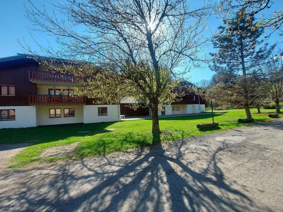 Appartement Lumineux Avec Piscines, Terrasse Et Parking A Samoens - Fr-1-624-125 0*,  France
