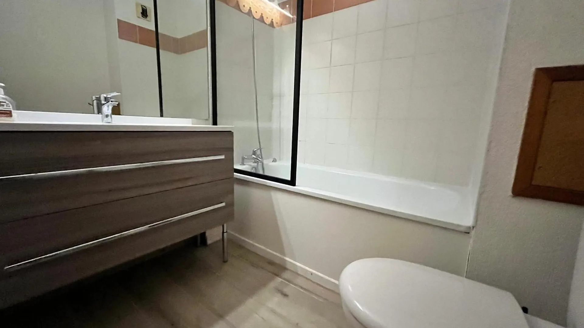 Appartement Lumineux Avec Piscines, Terrasse Et Parking A Samoens - Fr-1-624-125